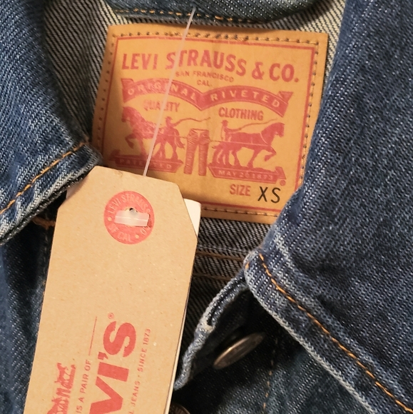 🆕️ Levi Trucker Studded Denim Jacket - Picture 5 of 7